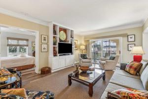 Oceanside Stay - On 18th Hole Near Harbortown