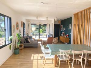 Villas Villa Rozie, superbe vues mer et colline : photos des chambres