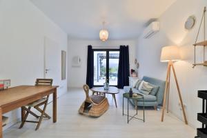 Villas Villa Rozie, superbe vues mer et colline : photos des chambres