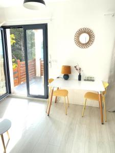 Villas Villa Rozie, superbe vues mer et colline : photos des chambres