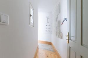 Charming Apartment by Hosty