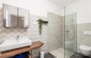 2 Bedroom Stunning Home In Miholascica