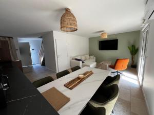 Maisons de vacances Villa Climatisee 8 Pers, 4 chambres, 3 Sdb : photos des chambres