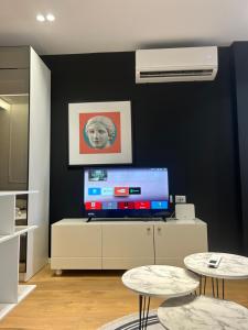 Alles Komuna studio apartment