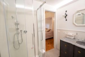 Campanella Ivy Retreat- Under the Roman Light