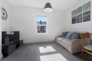 New 2BR in Pensbury Street
