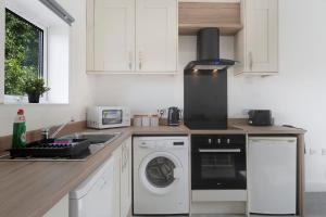 New 2BR in Pensbury Street