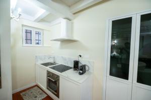 Campanella Ivy Retreat- Under the Roman Light