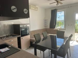 Villa M apartment for 5 Persons direct on the beach