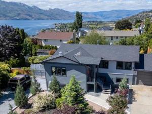 Newly renovated 2-bedroom, 1-bathroom suite with private entrance