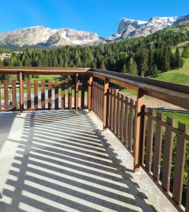 L Éclat des Sommets en face et aux pieds des pistes