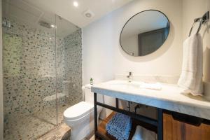 Beautiful Ocean View Condo 2 BR - Singular Joy Residences - Condo Joy