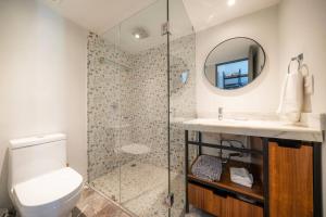 Beautiful Ocean View Condo 2 BR - Singular Joy Residences - Condo Joy