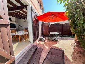 Villas Maison T3 cabine 4 couchages, terrasse cloturee, residence Sun village avec piscine commune, 300m de la plage a PORTIRAGNES -LRSUNP5 : photos des chambres