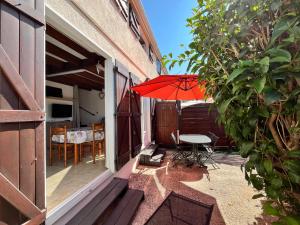 Maison T3 cabine 4 couchages, terrasse cloturée, résidence Sun village avec piscine commune, 300m de la plage à PORTIRAGNES -LRSUNP5