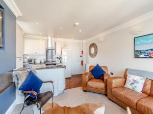 Driftwood At Whitehall