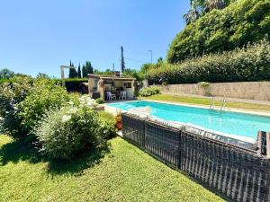 Appartements Un appartement 2 pieces dans une villa avec piscine et parking : photos des chambres