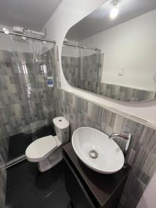 Hostel Titan Plaza Cll 80