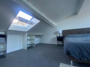 Appartements Superbe Appartement Atypique Combles - Neuf avec Vue : photos des chambres