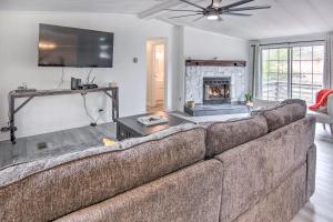 Cozy Asheville Cottage with Grill and Fire Pit!