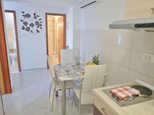 Apartments in Baric Draga 38513