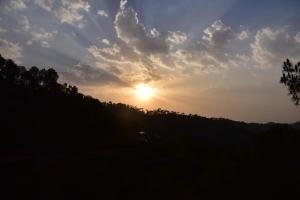 Four Bedroom Villa Kasauli l 3km From Mall Road l By Splendid Hotels