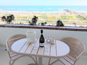 Studio Vue mer, Piscine, Wifi, Climatisation, Parking privé, Terrasse 1ère ligne - La Coulée Douce