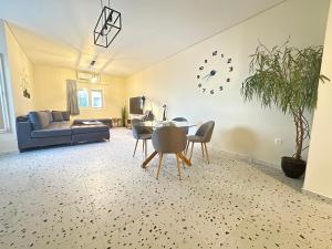 Paloma Lux Retreat-15 to Central Athens