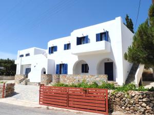 Ioli Apartments Sikinos Greece