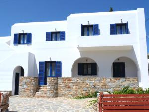 Ioli Apartments Sikinos Greece