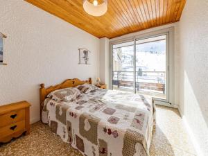 Appartements Saint-Francois-Longchamp: Appartement T3, 8 pers, pistes a cote, balcon sud - FR-1-807-9 : photos des chambres