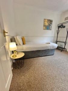 EasyRest Spalding - 4 Beds & Free Parking - Central & Modern Open Plan Apartment - Convenient Location