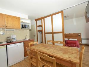 Appartements Confort 6 pers. avec 2 chambres a Chamrousse - FR-1-549-78 : photos des chambres