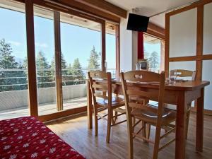 Appartement ensoleillé à Chamrousse, proche supérette - FR-1-549-1