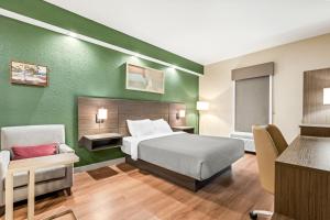 Queen Room - Non-Smoking room in Quality Inn Pooler - Savannah I-95