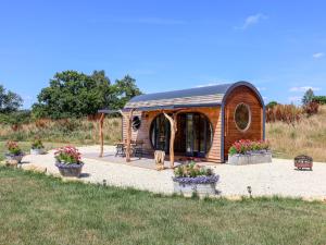 Bugley Pools Hideaway