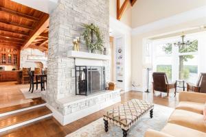 Kennan Hollow Farm 100 Acres on River Sleeps 30