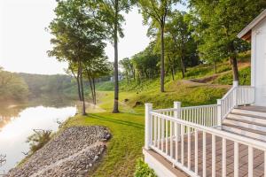 Kennan Hollow Farm 100 Acres on River Sleeps 30