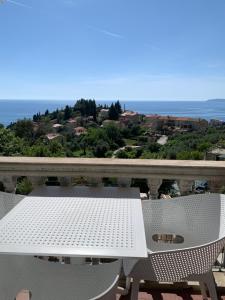 Reževići Apartments