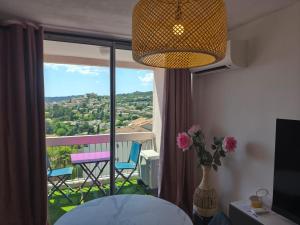 Appartements La Roseraie du Chateau climatise! : photos des chambres