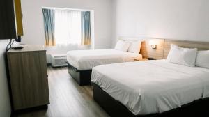 Queen Room room in Microtel Inn & Suites by Wyndham Gulf Shores