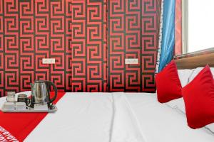 SPOT ON Swarg Executive Paradise Near Fun Time Multiplex