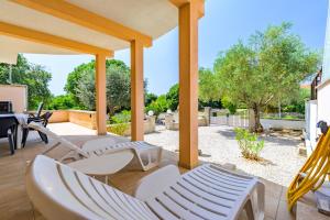 House Monique with pool