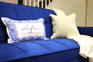 Heathrow Modern House with Parking & Fast WiFi