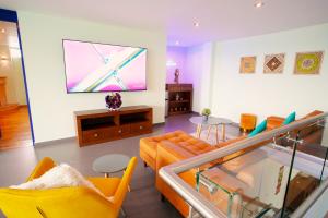 Casa Azul-Hidden Roma Norte Gem, City Views, 4BR