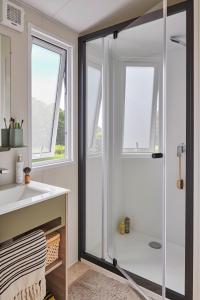 Campings Camping La Touesse : photos des chambres