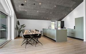 4 Bedroom Stunning Home In Sæby