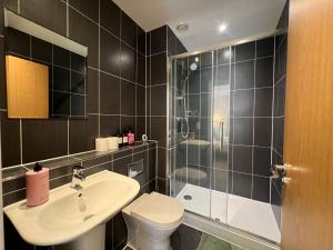 Issara Apartments 35 - Great Location & Private Parking