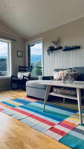 Cabin by the lake with 3 bedrooms