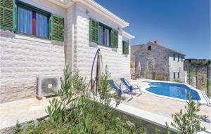 Holiday Home Zvecanje With Outdoor Swimming Pool 326